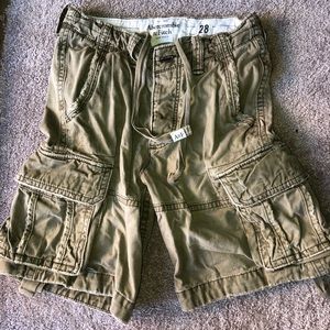 Abercrombie & Fitch mens cargo shorts